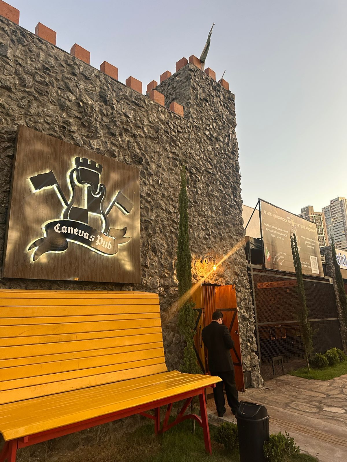 Canevas Pub celebra um ano com semana especial de programação em Goiânia