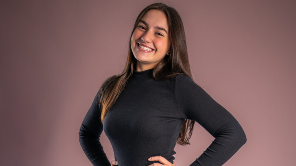 <p>Clarah Passos</p>
