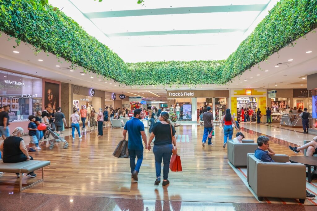 Dia dos Namorados inspira busca por experiências românticas e presentes com estilo, nos shoppings de Ribeirão Preto