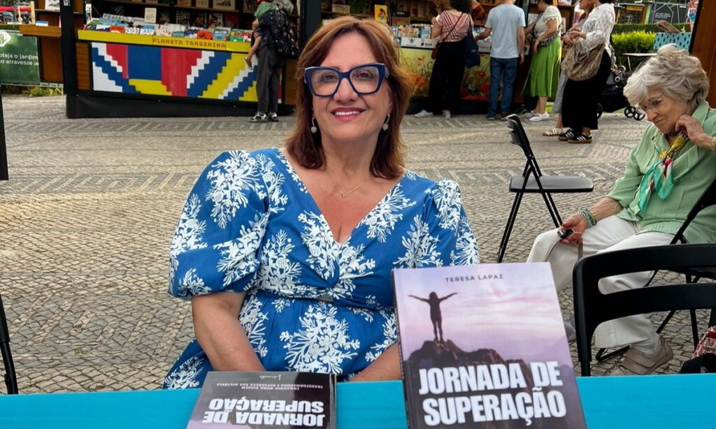 Psicoterapeuta brasileira se apresentou na Feira do Livro de Lisboa, com obra “Jornada de Superação”