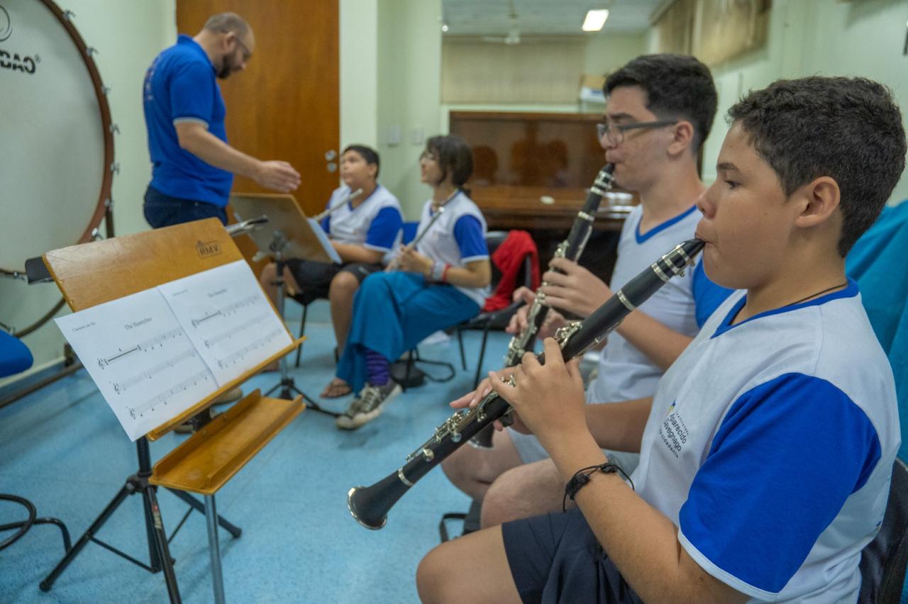 Orquestra preparatória de cordas, madeiras e metais, da Instituição Aparecido Savegnago, faz apresentação em Sertãozinho nesta segunda-feira, dia 16