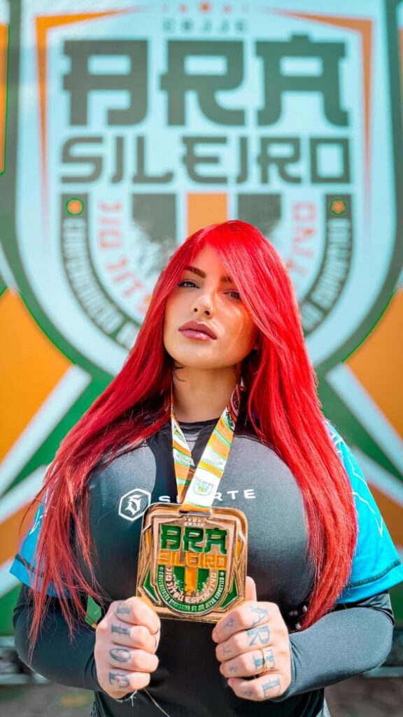 Influenciadora Gabriela Abdala é campeã brasileira de jiu-jitsu