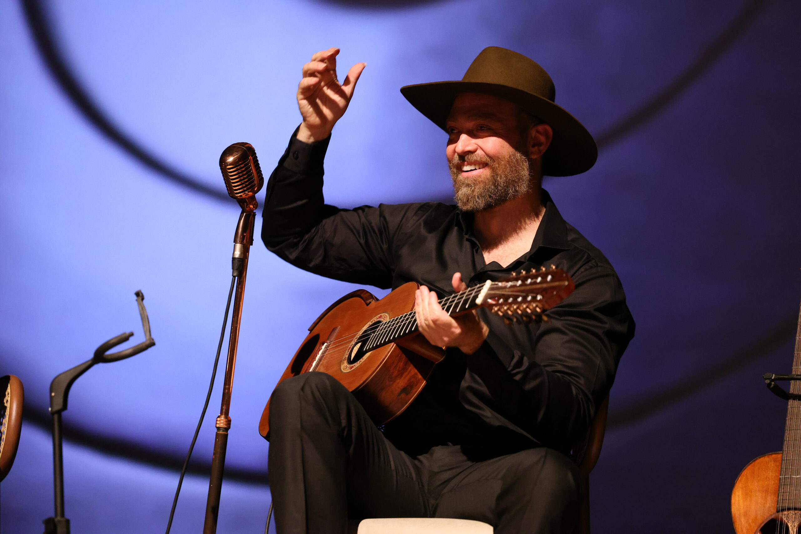 Marcus Biancardini apresenta show “Armorial da Viola” em Goiânia com o Museu Itinerante das Violas Brasileiras