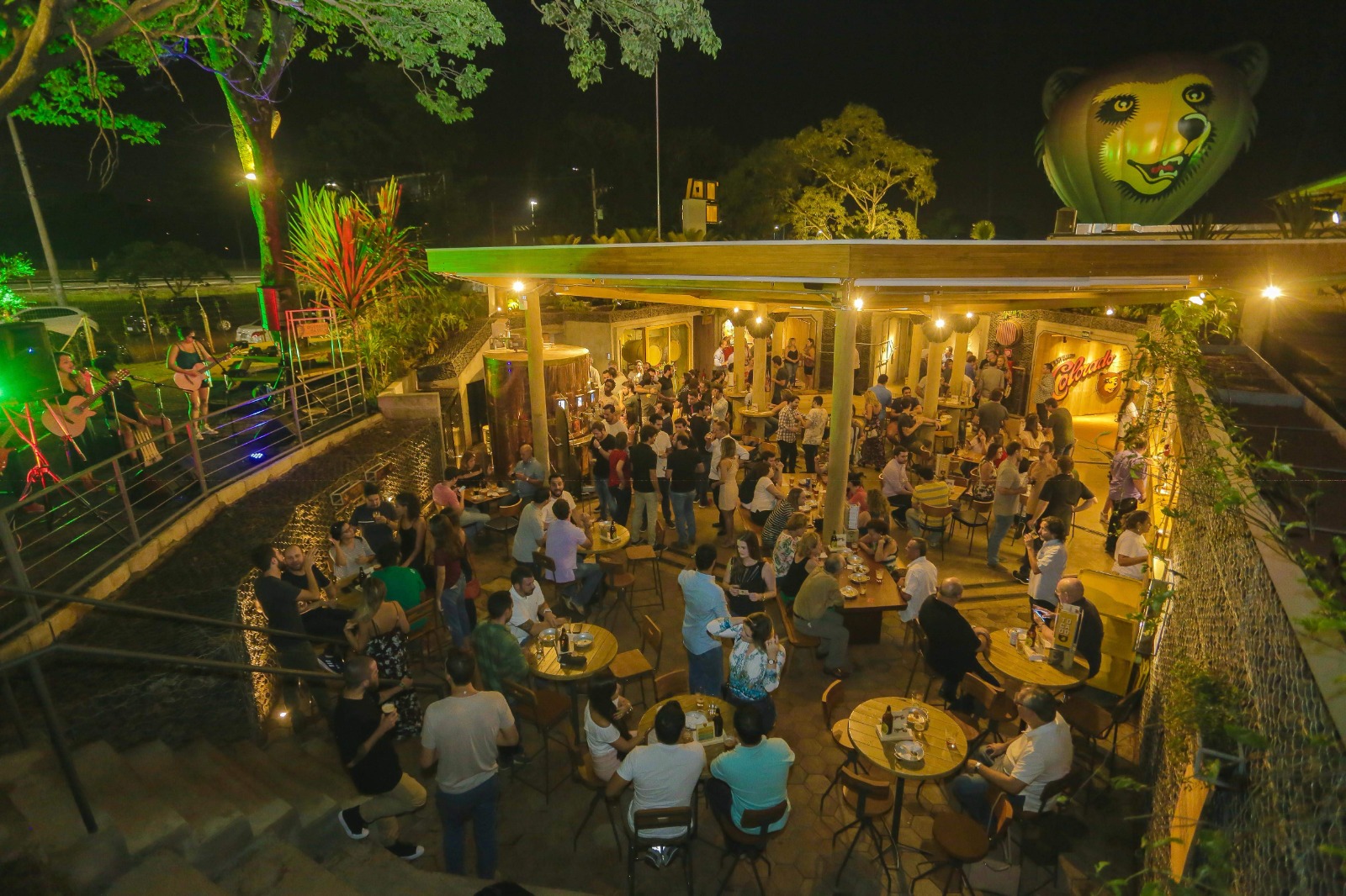 Samba do Urso 6.0 agita a Toca do Urso com open bar e samba ao vivo