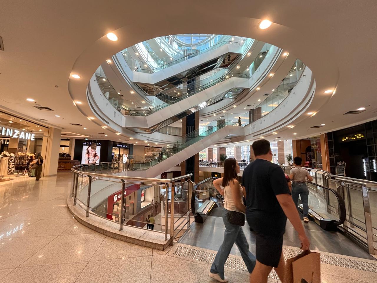 RibeirãoShopping e ShoppingSantaÚrsula promovem Liquidação Lápis Vermelho com até 70% de desconto