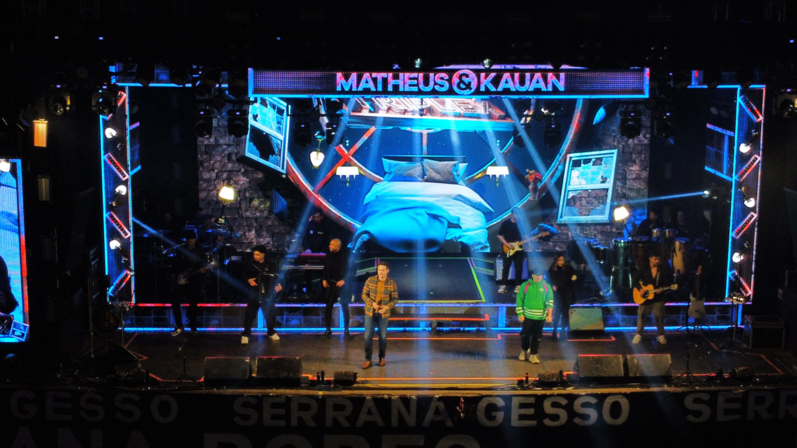 Última noite do Serrana Rodeo Music agitou o público com dois grandes shows