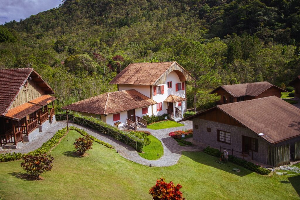 <p>Chalés do resort Le Canton. Foto: Divulgação/Marcio Ferreira</p>
