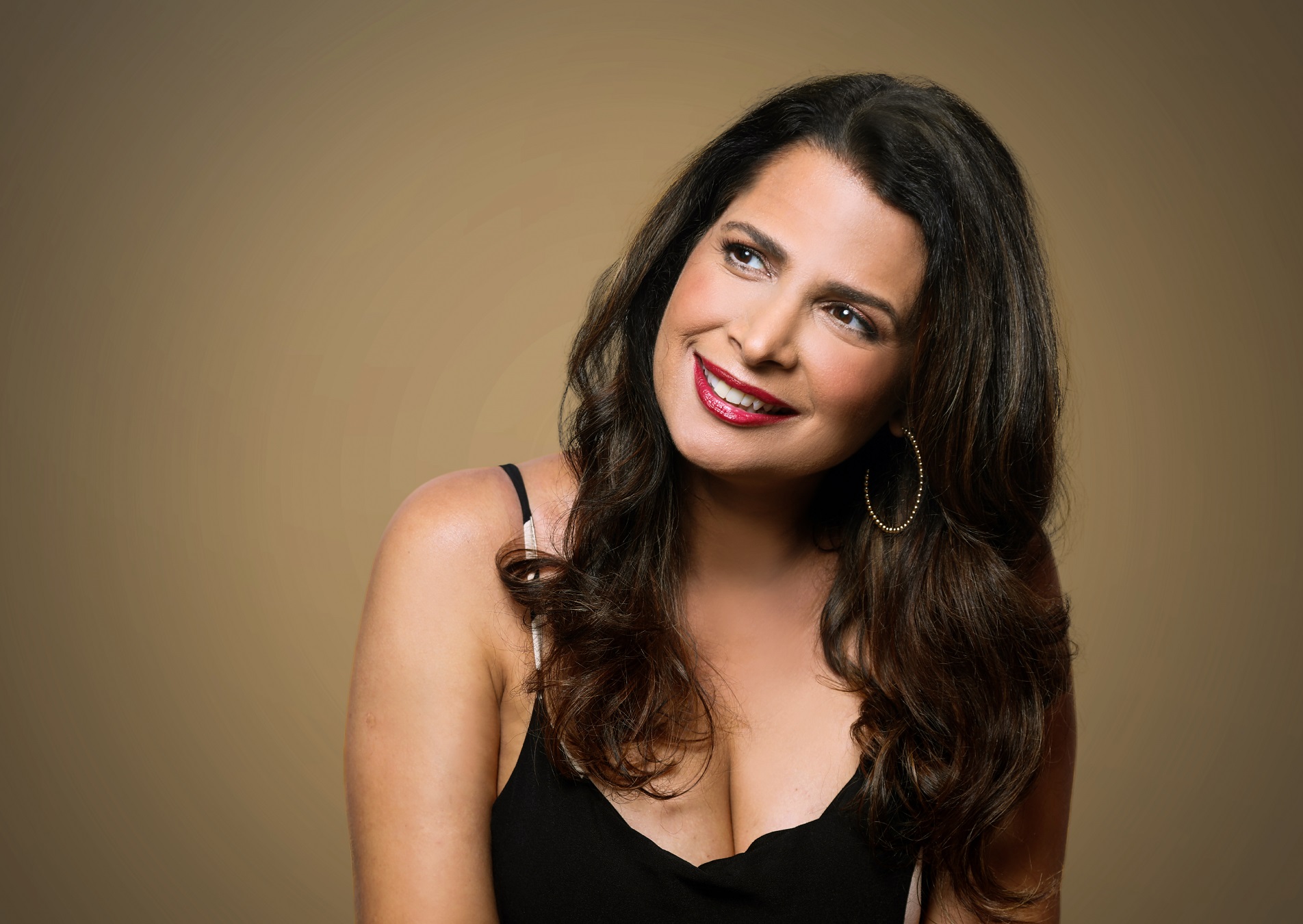 Daniela Colla celebra 35 anos de carreira no palco do Vinicius Show