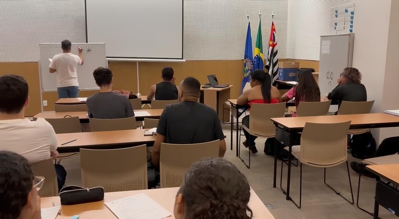 Projeto de escolarização promove desenvolvimento da alfabetização dentro do RibeirãoShopping e do ShoppingSantaÚrsula