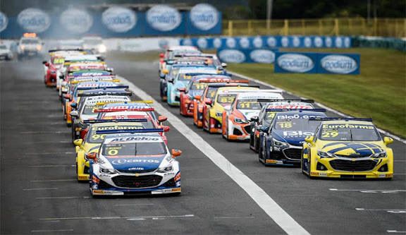 1º Congresso FAUGO 2025 reúne apaixonados pelo automobilismo em Goiânia