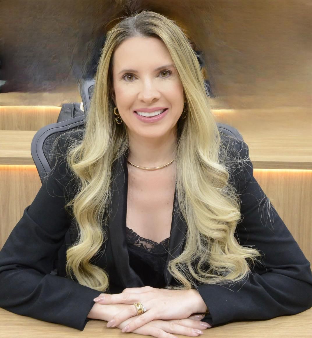Advogada Andrea Rossi ministra palestra sobre recuperação judicial em Pires do Rio