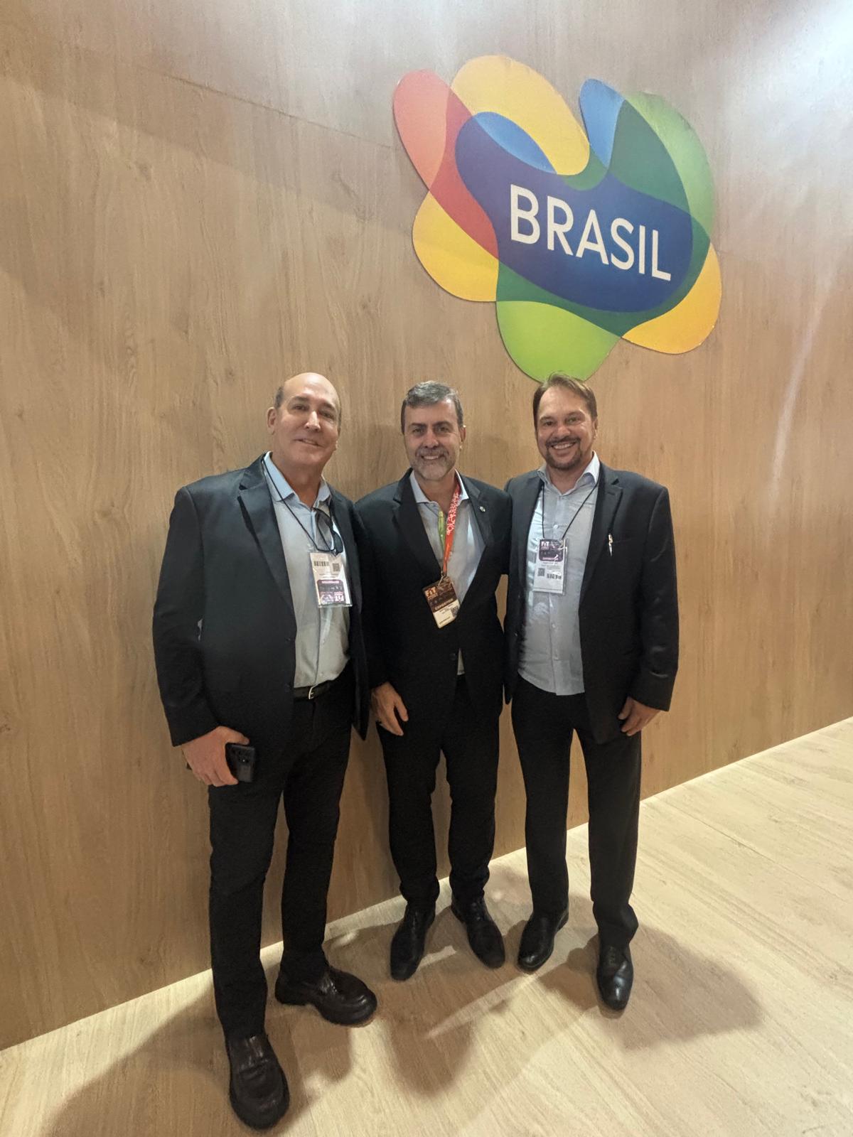 Roteiros de Charme marca presença na FIT Buenos Aires 2025 em parceria com a EMBRATUR