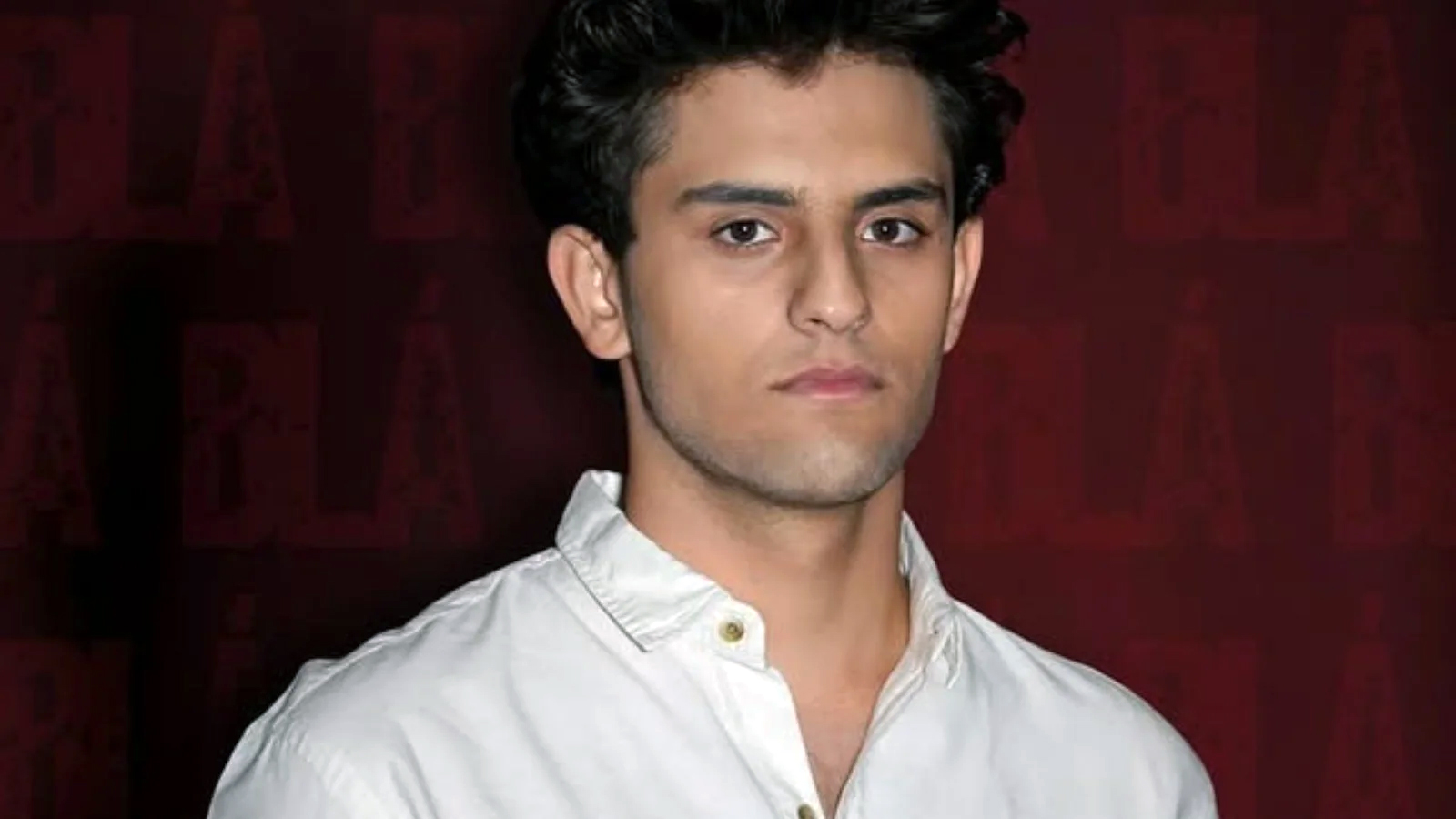 Vitor Vaimberg vive o questionador Melchior Gabor em nova montagem de “O Despertar da Primavera”