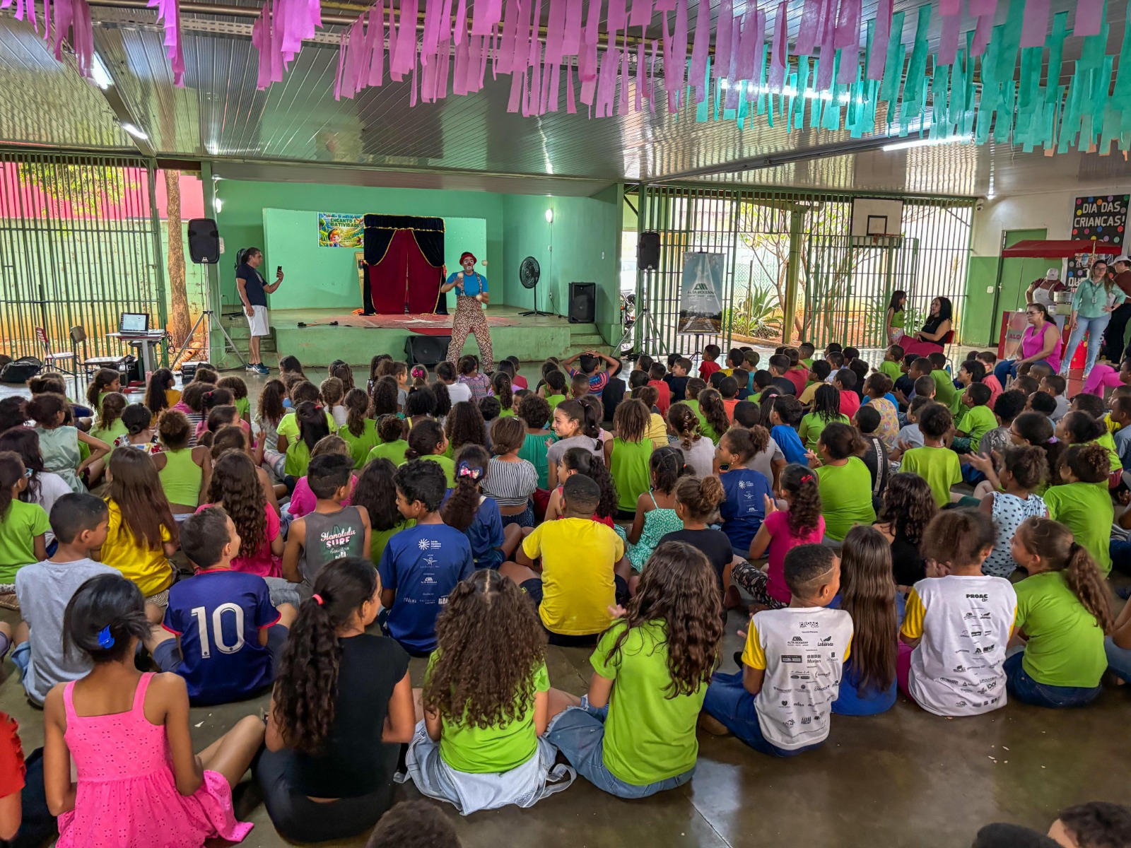No mês da criança, Festival Educando para o Futuro leva diversão para escolas de Guará e São Joaquim da Barra