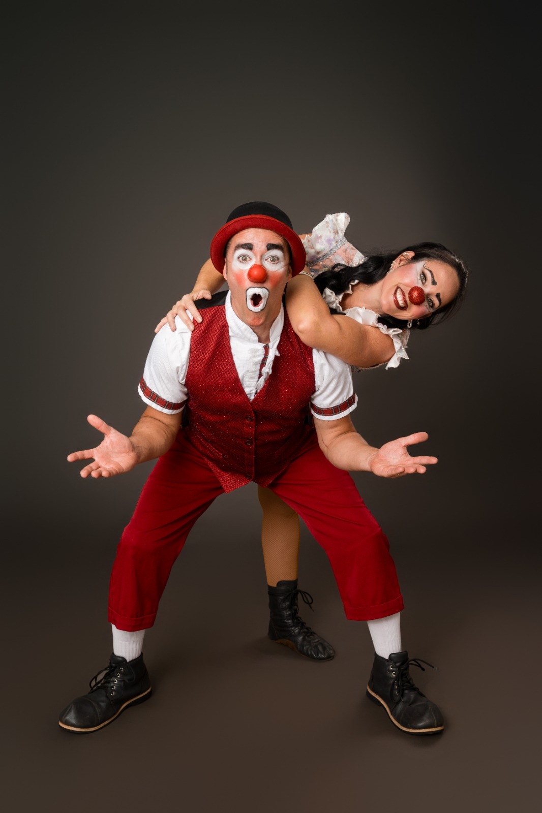 “Clownflitos Amorosos” abre a programação do projeto “Lugar de Criança é no Teatro” em Ribeirão Preto