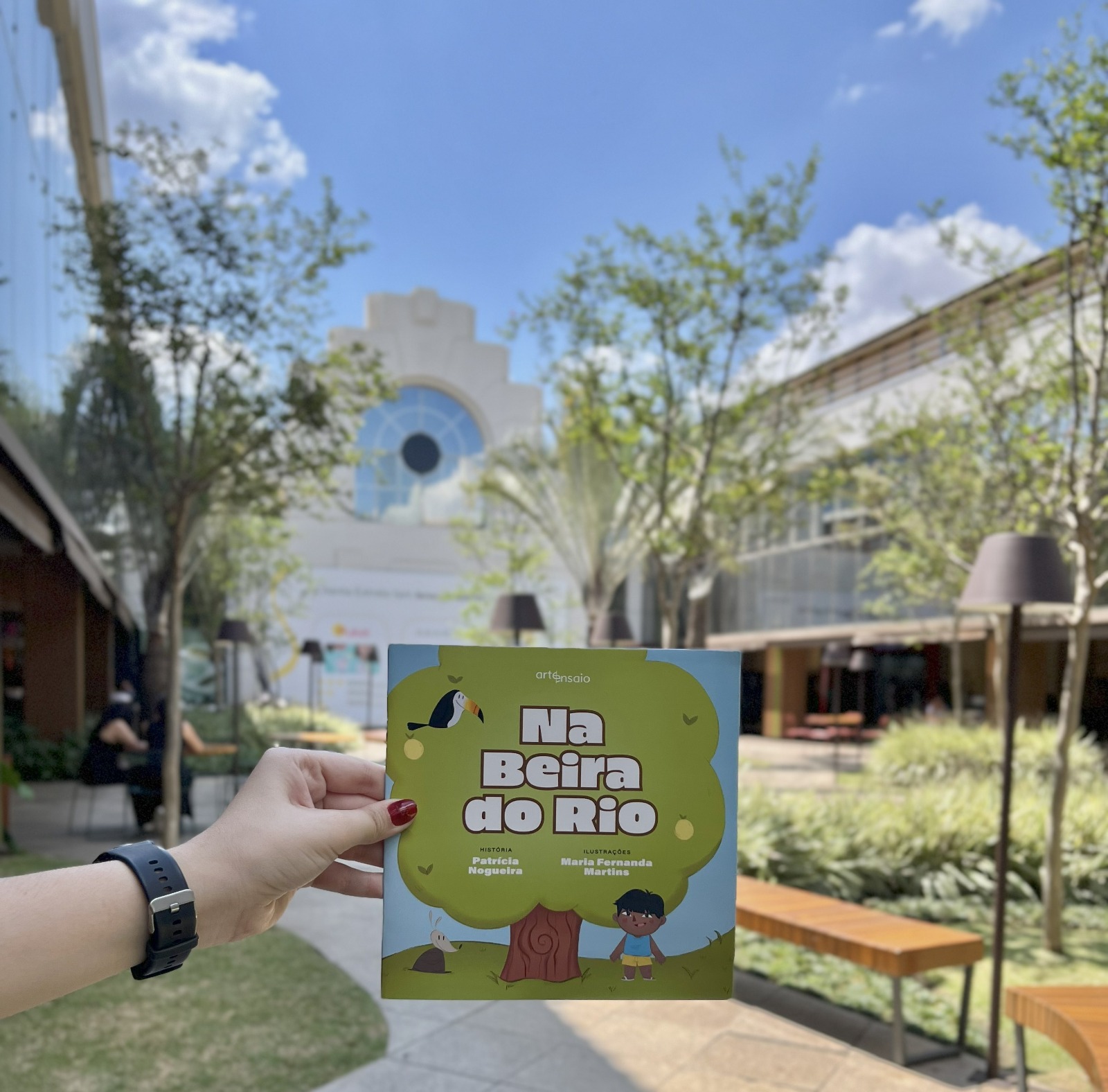 Leitura, arte e automóveis marcam a semana no Franca Shopping