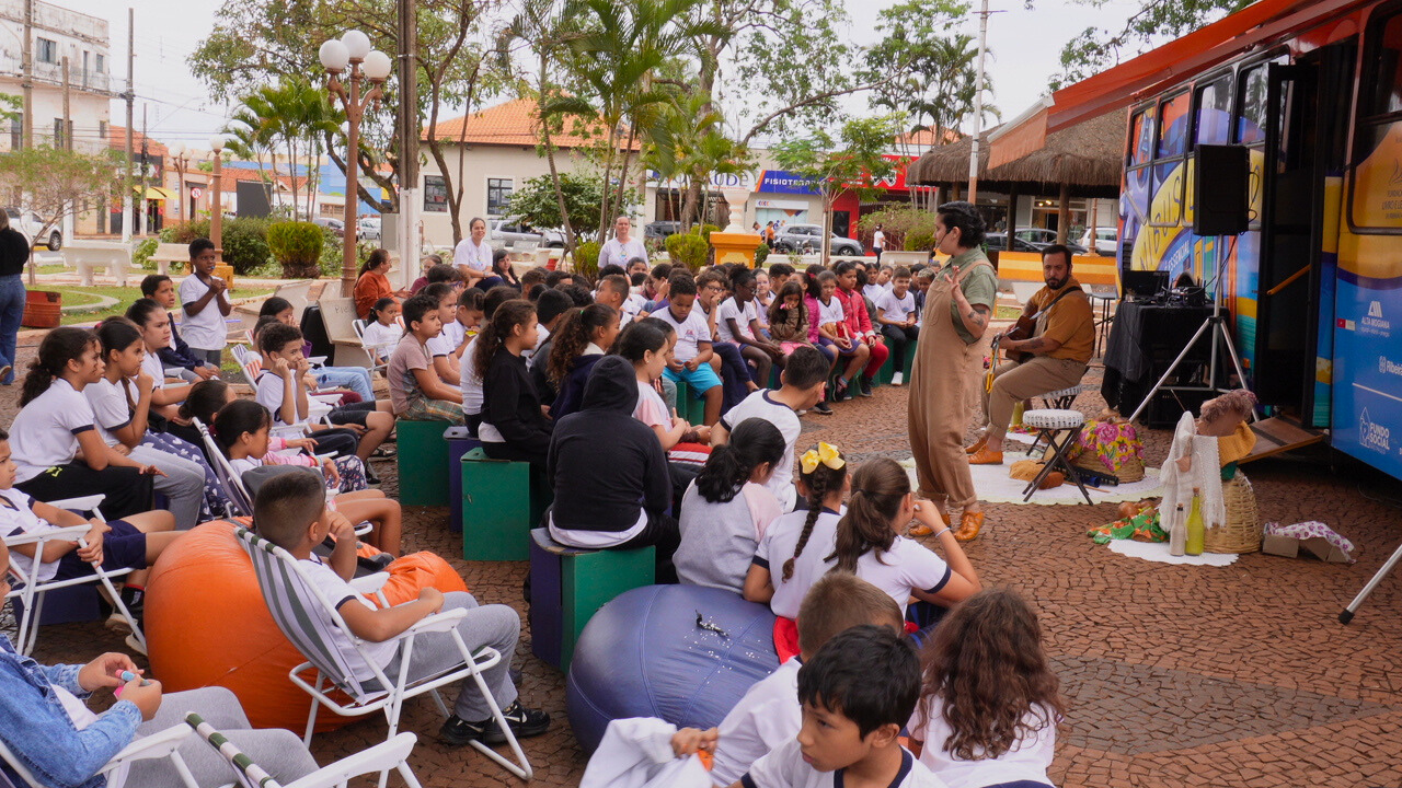 Ônibus Livro Vivo visita Luiz Antônio e Brodowski com atividades literárias e culturais