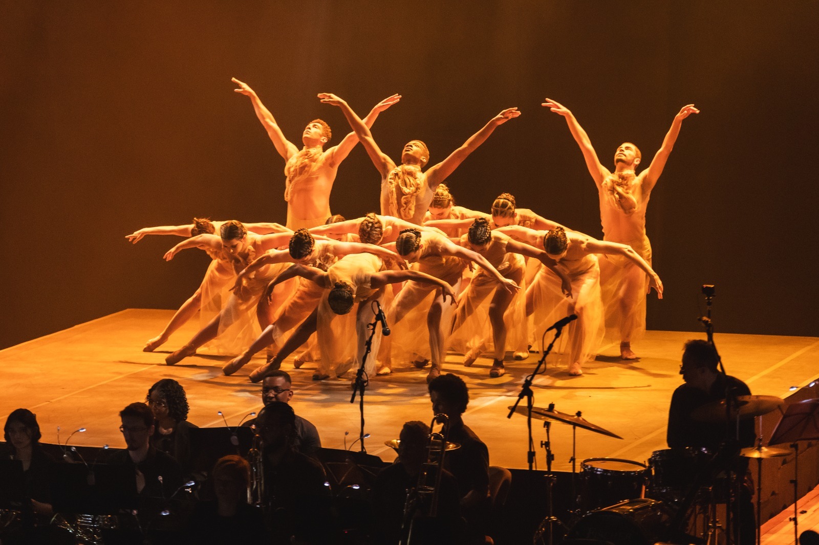 Com música e dança, espetáculo Travessias Brasileiras celebra a diversidade sonora nacional