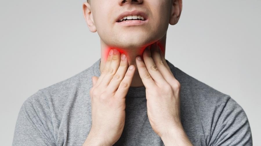 Como a amigdalite, uma infecção comum, pode esconder riscos de complicações