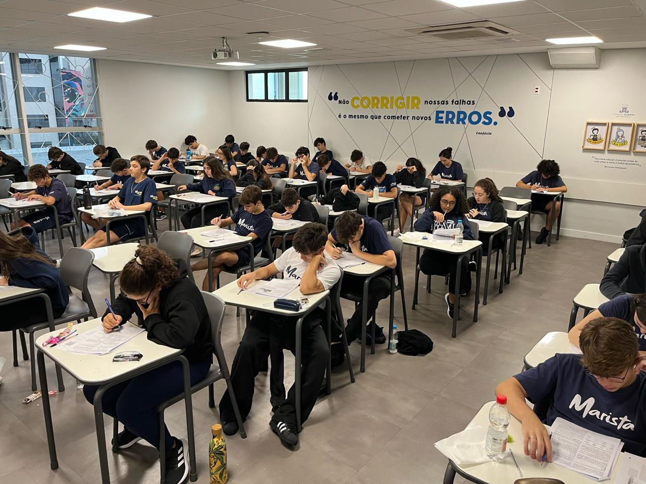 Na reta final do Enem, aulões reforçam confiança e equilíbrio entre corpo e mente