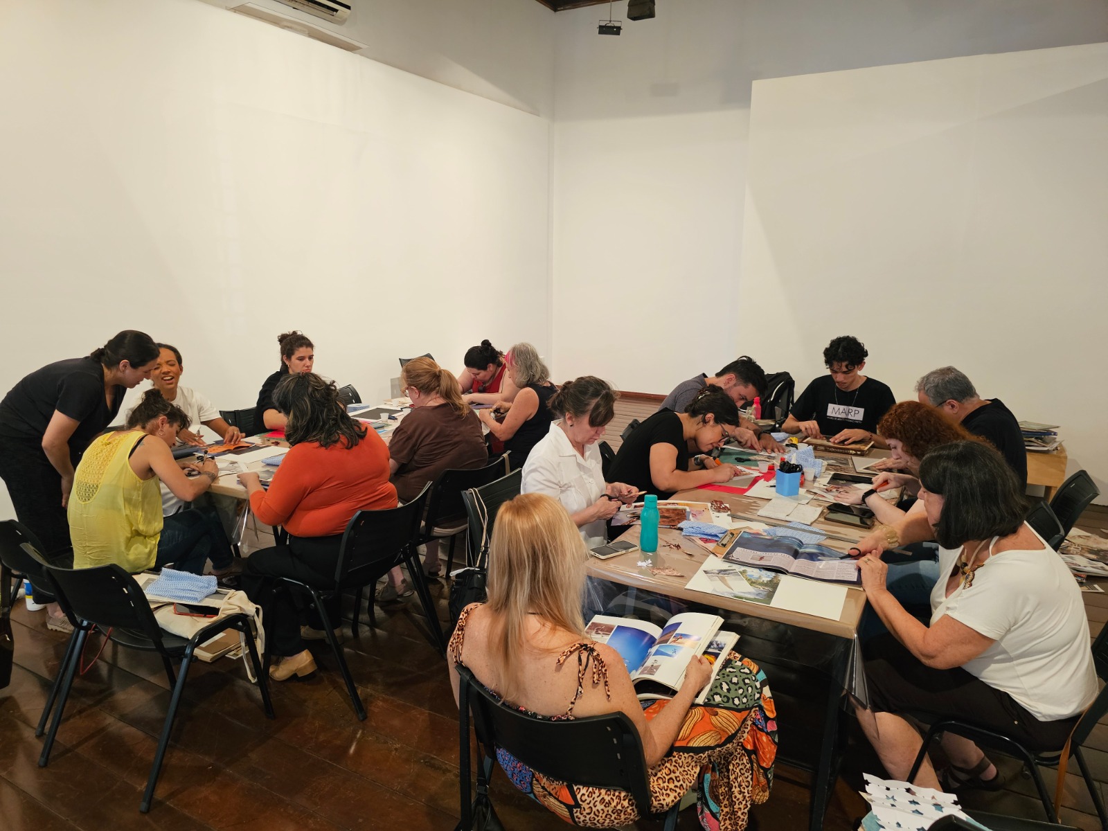 Oficinas de colagens no MARP abrem programação da mostra “Paisagem, mero artifício”