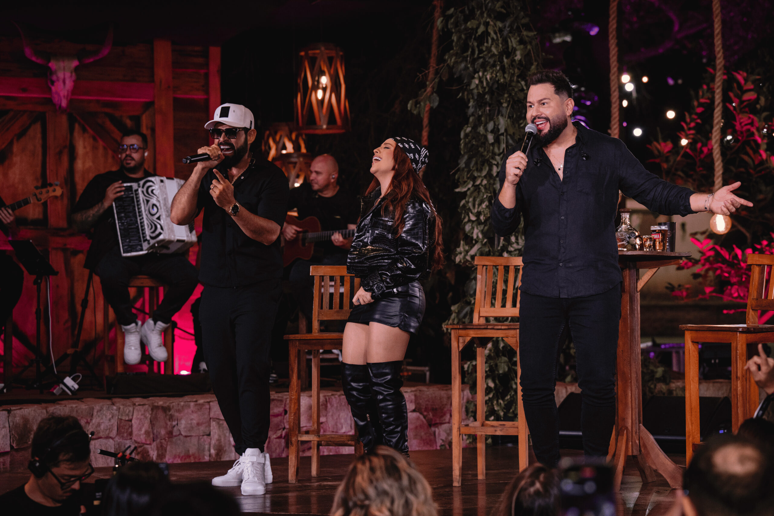 Diego & Arnaldo avançam no projeto “NATORA 10 ANOS” e apresentam nova etapa com a inédita “Cadeira Amarela” ao lado de Mari Fernandez