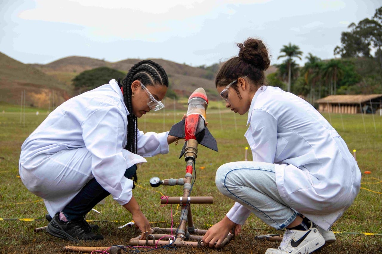 Protagonismo feminino na ciência: Meninas conquistam 11.725 medalhas na OBAFOG 2025