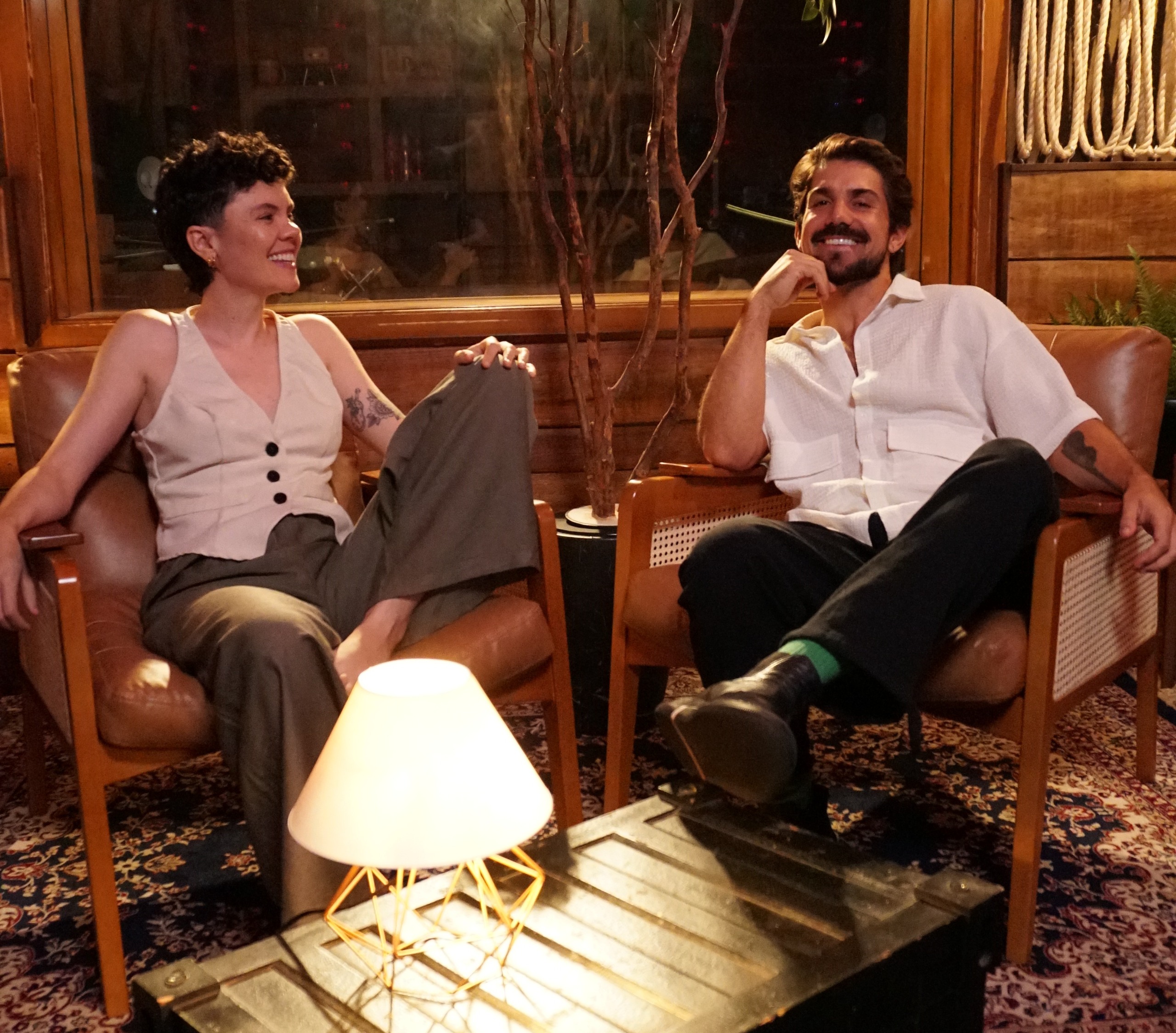 Gabriel Gonti e Lizandra apresentam o projeto audiovisual “Vício”