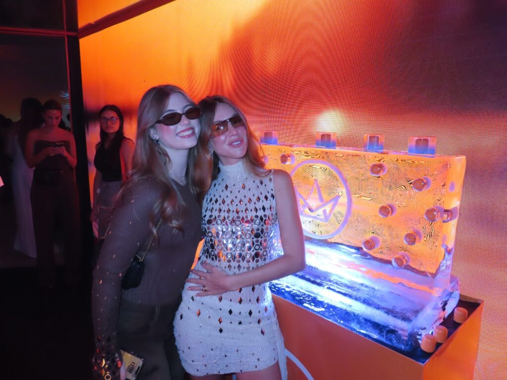 Lorena Queiroz prestigia desfile da TIG e reforça sua paixão pela moda