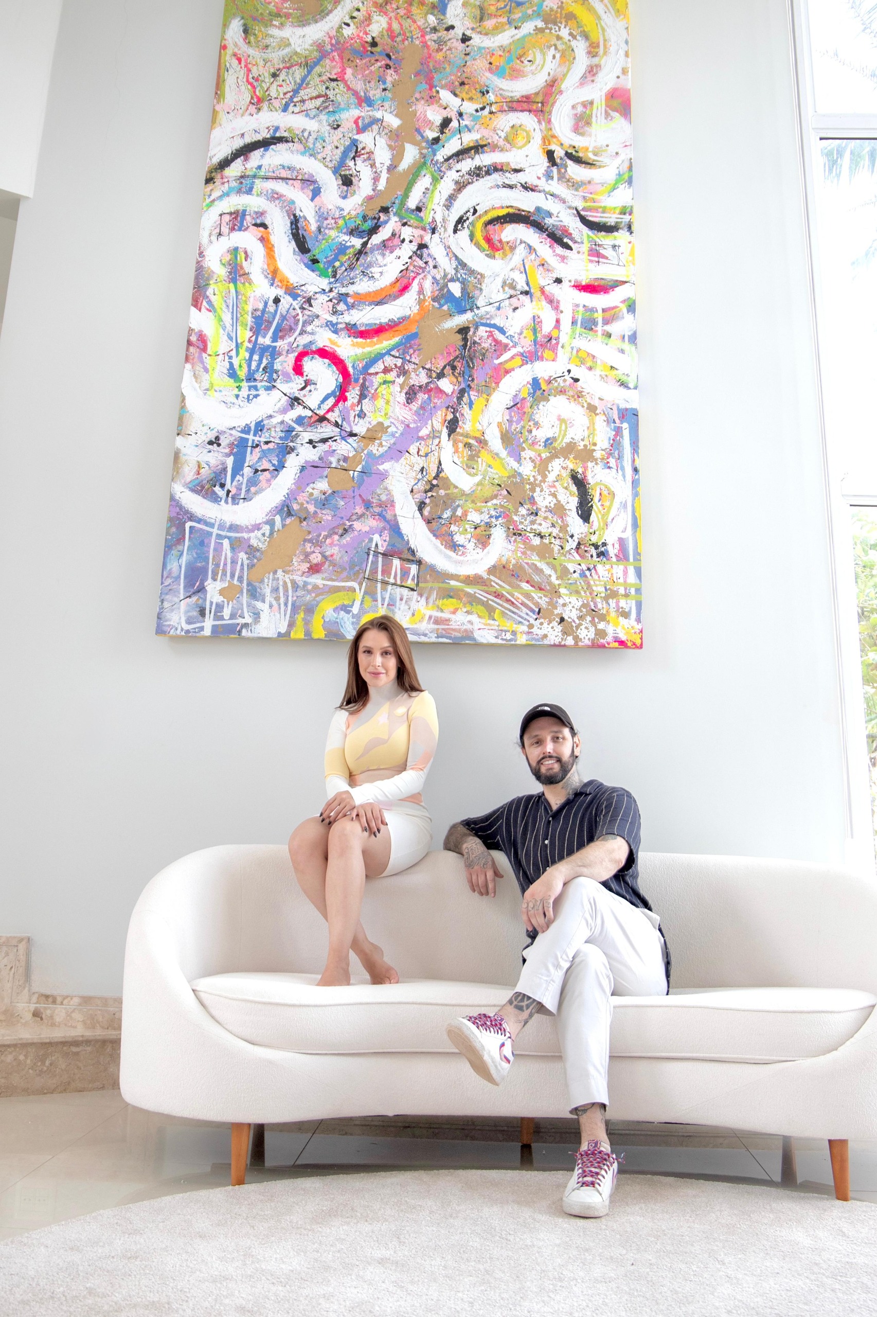 Carla Diaz se encanta com obra de Leonardo Serezuela em nova casa em São Paulo
