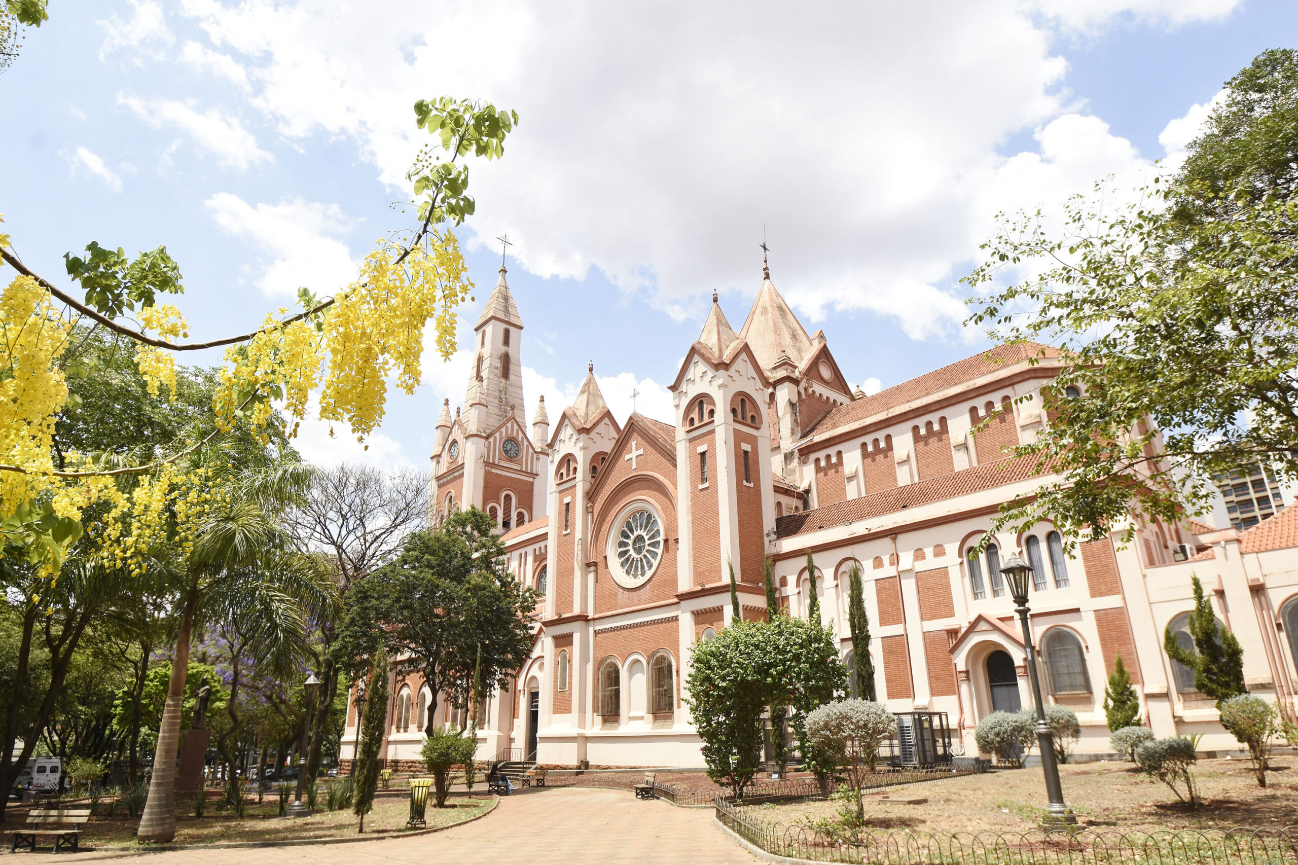 Restauração da Catedral de Ribeirão Preto, deve terminar em até quatro anos