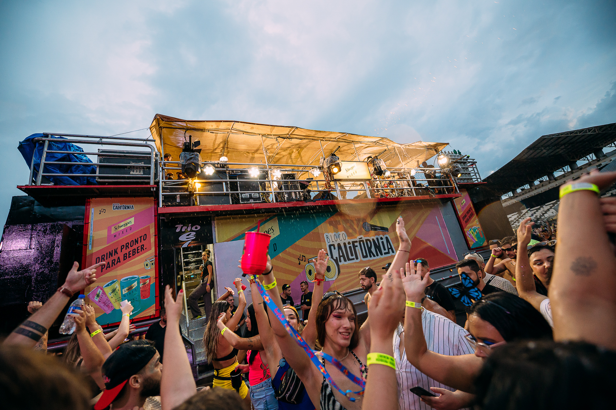 Bloco Califórnia 2026 atrai foliões de todo o interior paulista e consolida evento como maior pré-carnaval da região