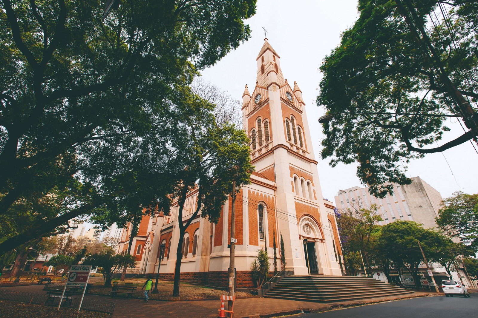 Campanha Salve a Catedral promove brunch para arrecadar recursos para a troca do telhado da igreja
