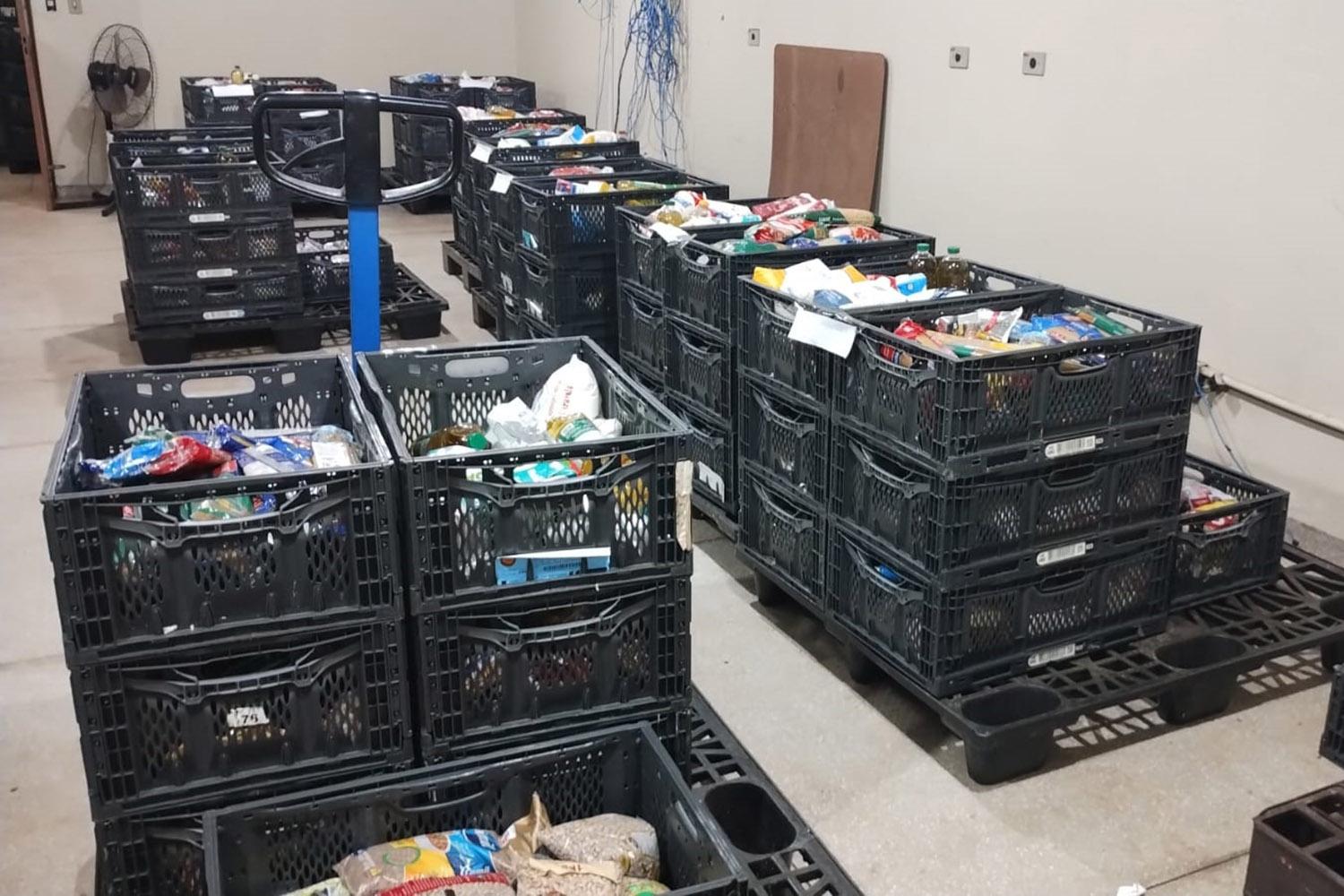 Bloco Califórnia arrecada cerca de 3 toneladas de alimentos para o Fundo Social de Ribeirão Preto